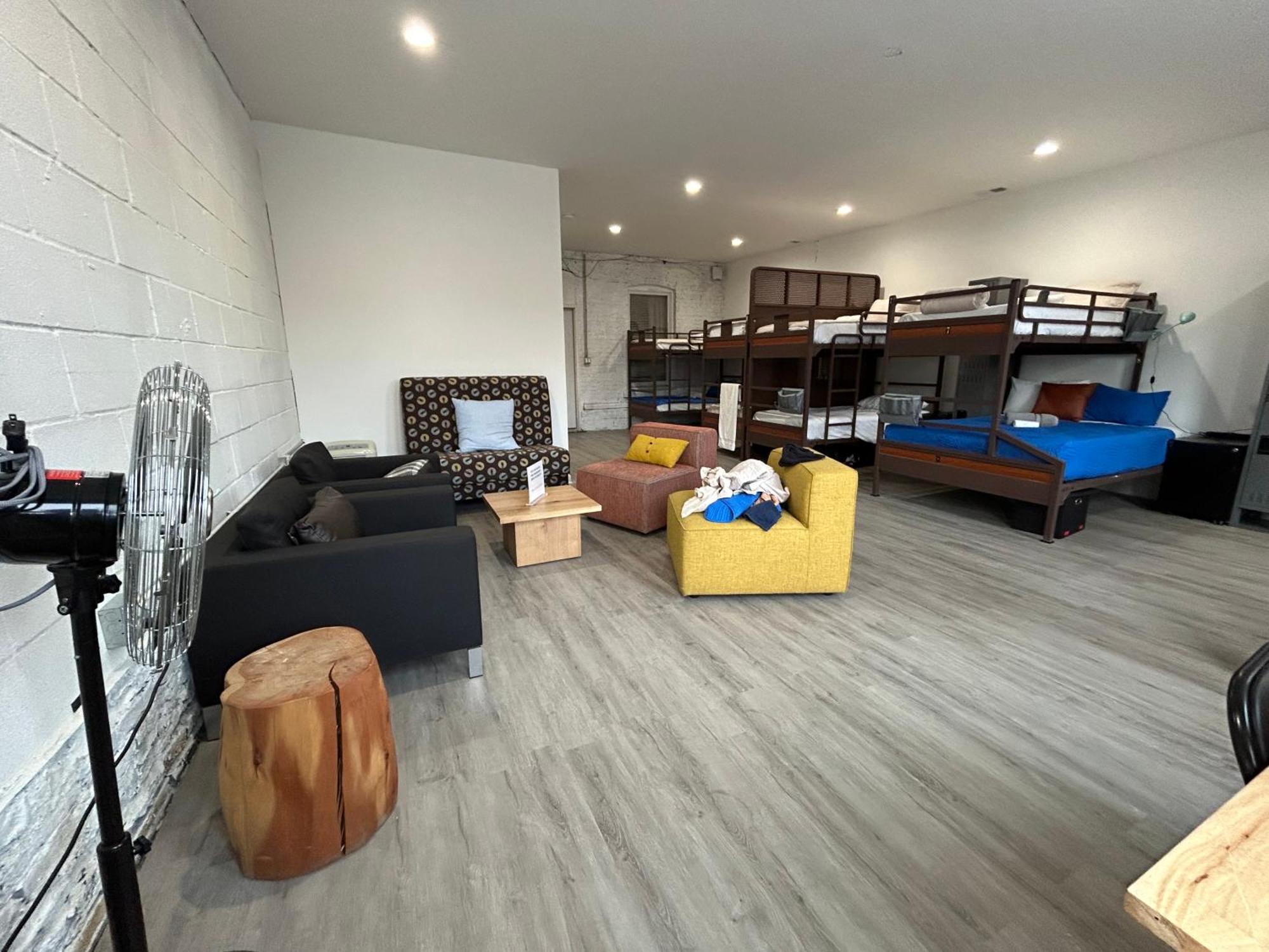 Stay 424 Hostel Chicago Bagian luar foto